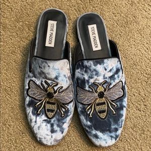 Steve Madden blue velvet 🐝 mules